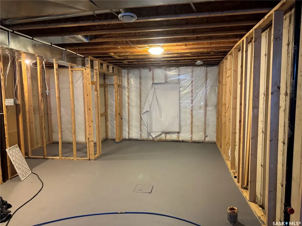 802 K Avenue N Saskatoon SK S7L 2N1