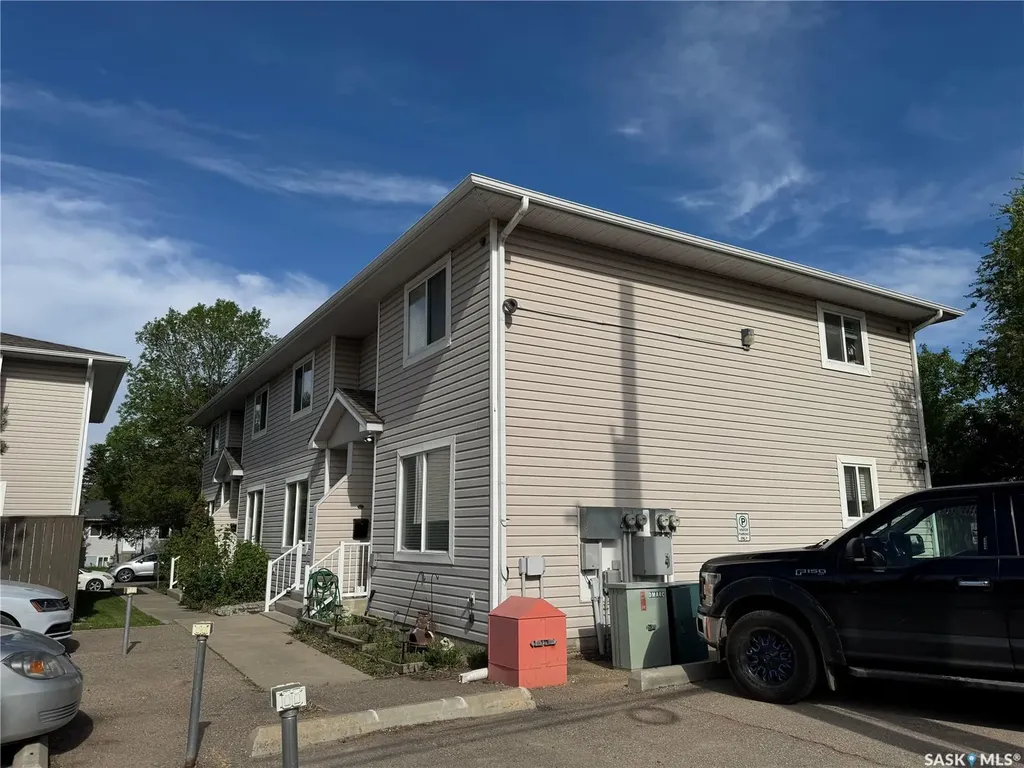 802 K Avenue N Saskatoon SK S7L 2N1