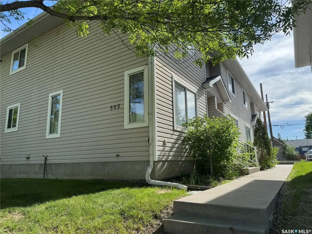 802 K Avenue N Saskatoon SK S7L 2N1