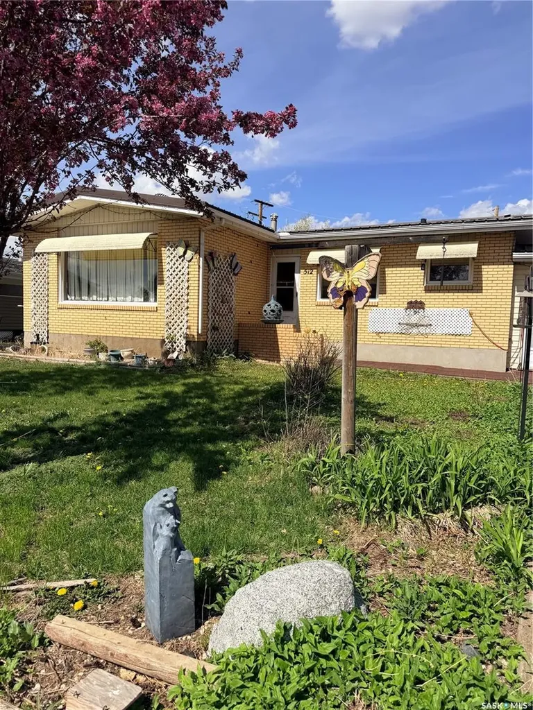 512 Mcnab Street Burstall SK S0N 0H0
