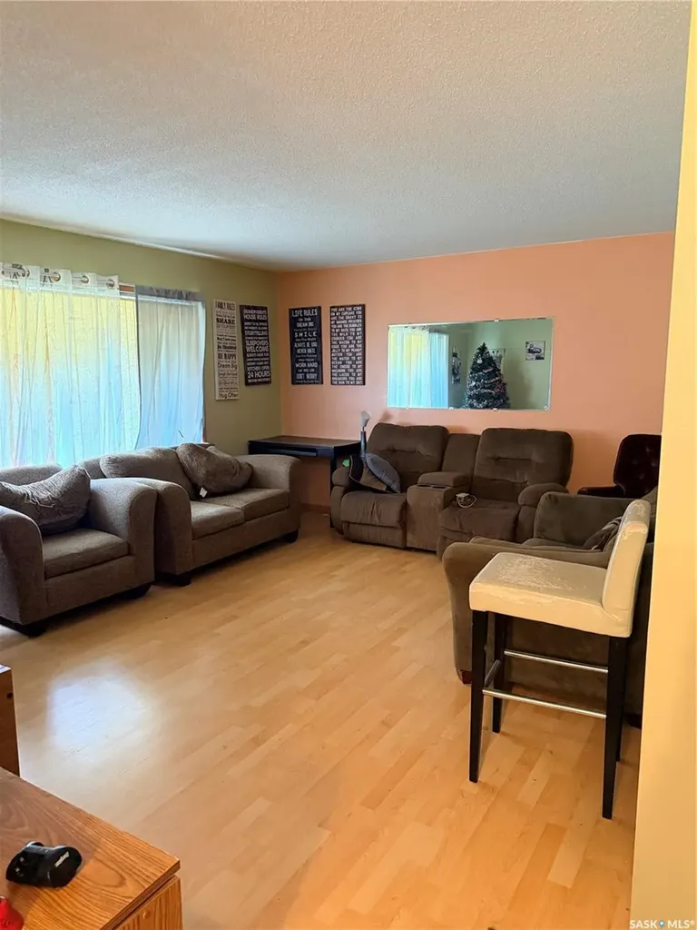 512 Mcnab Street Burstall SK S0N 0H0