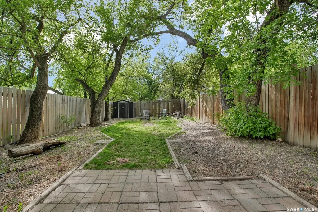 213 H Avenue N Saskatoon SK S7L 2B7