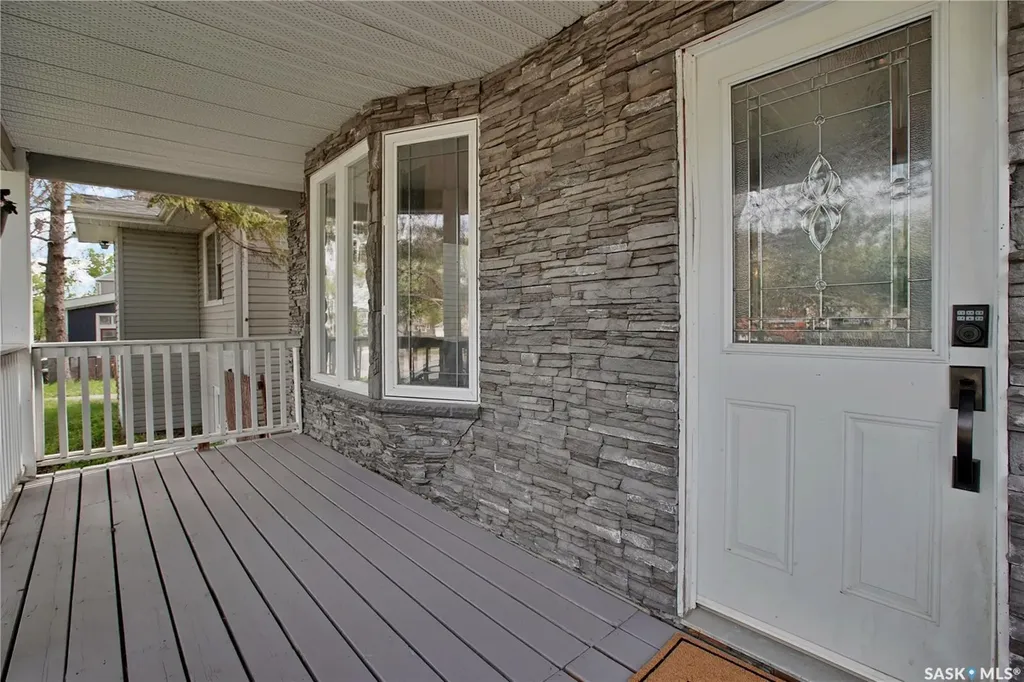 213 H Avenue N Saskatoon SK S7L 2B7