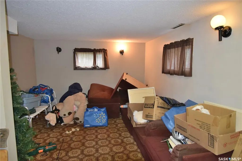 579 25th Street E Prince Albert SK S6V 1T4