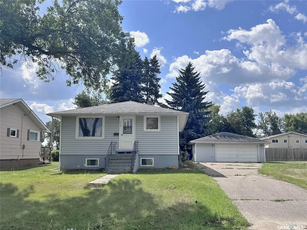 579 25th Street E Prince Albert SK S6V 1T4