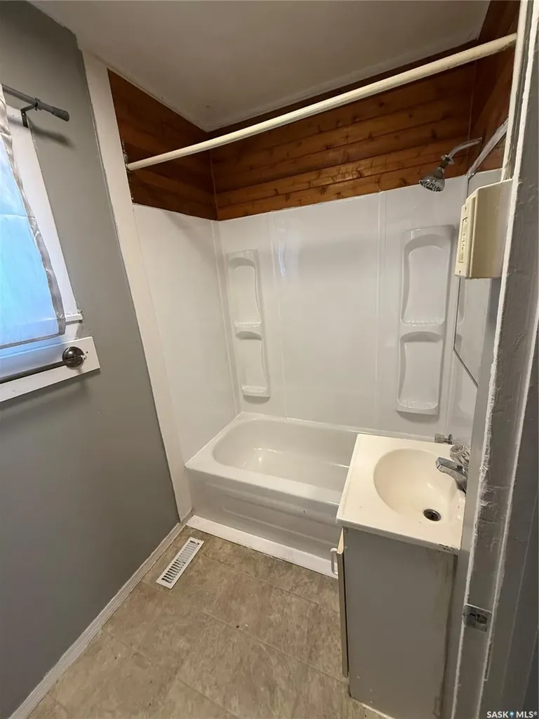 485 12th Street E Prince Albert SK S6V 1C3