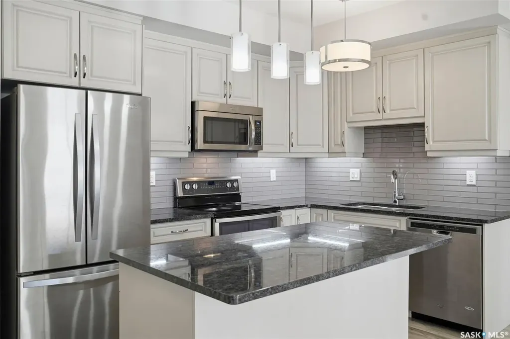1025 Moss Avenue Saskatoon SK S7H 4C7