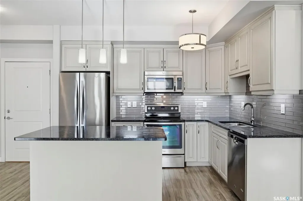 1025 Moss Avenue Saskatoon SK S7H 4C7
