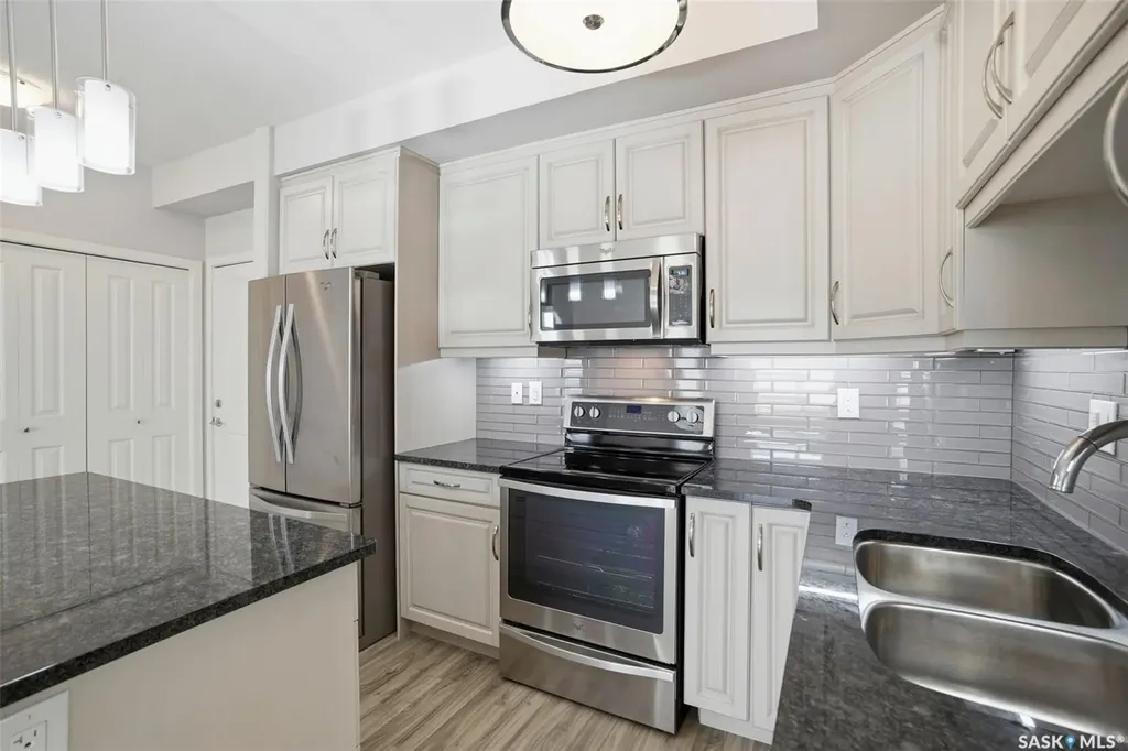 1025 Moss Avenue Saskatoon SK S7H 4C7