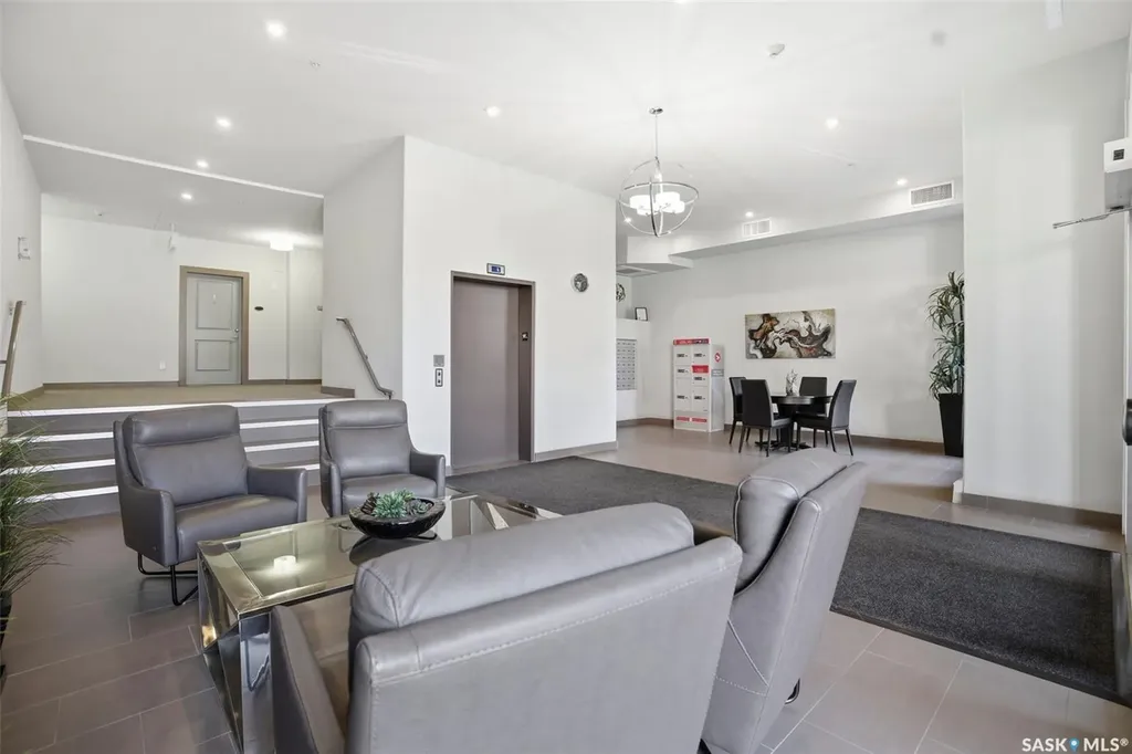 1025 Moss Avenue Saskatoon SK S7H 4C7