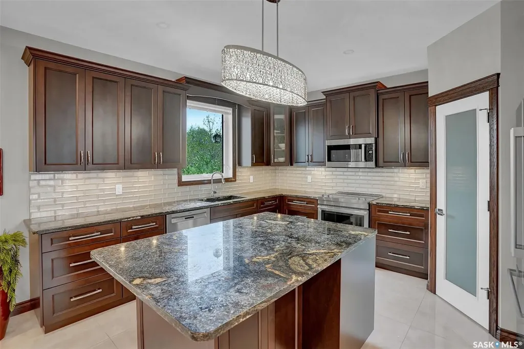 8747 Wascana Gardens Place Regina SK S4V 1E8