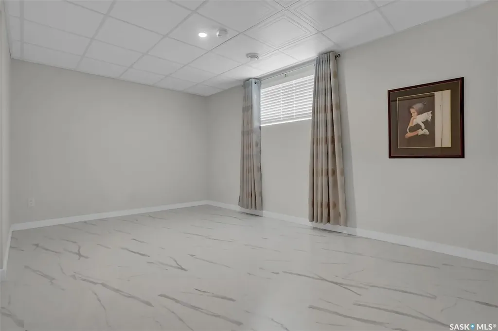 8747 Wascana Gardens Place Regina SK S4V 1E8