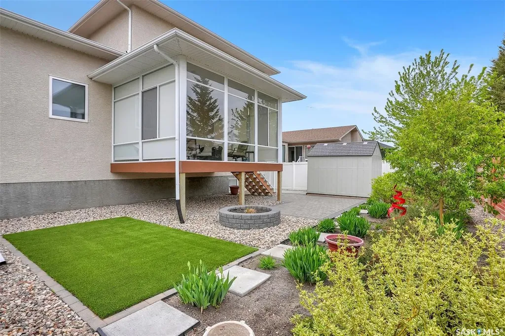 8747 Wascana Gardens Place Regina SK S4V 1E8