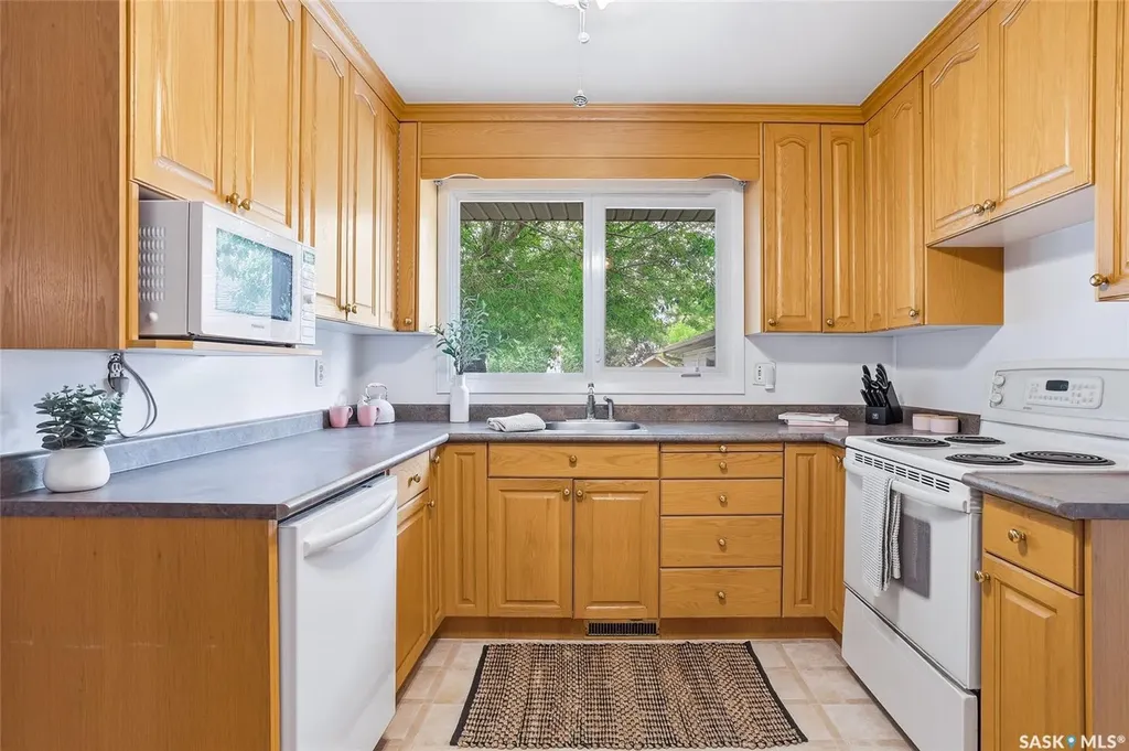 2605 37th Street W Saskatoon SK S7L 4E9