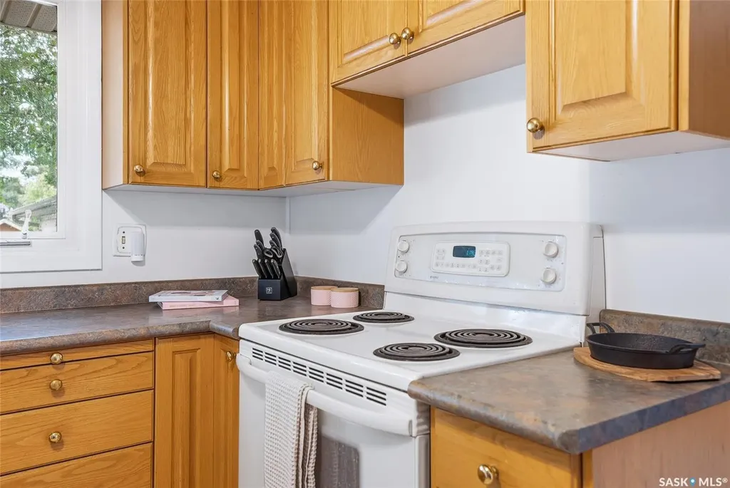 2605 37th Street W Saskatoon SK S7L 4E9