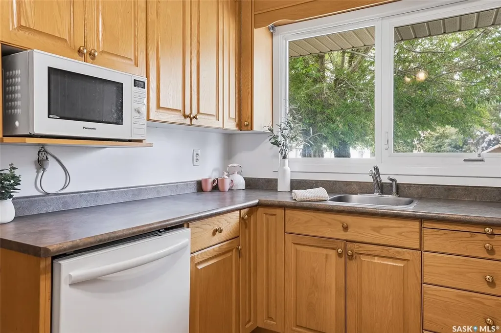 2605 37th Street W Saskatoon SK S7L 4E9