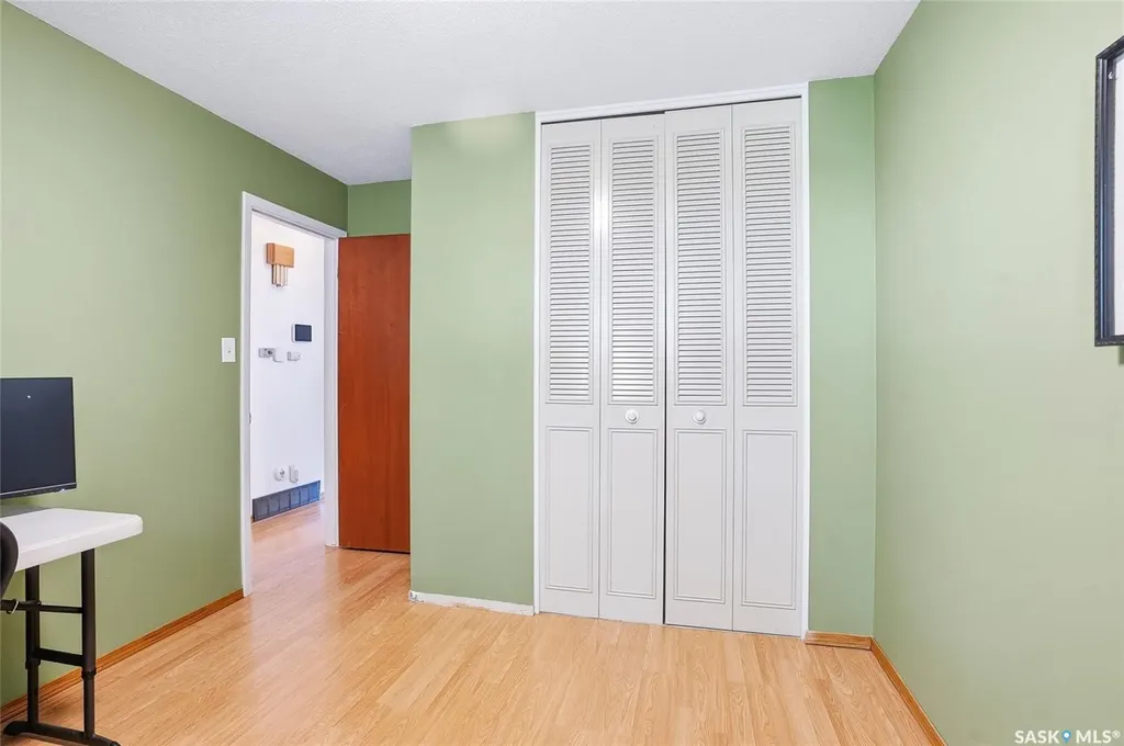 2605 37th Street W Saskatoon SK S7L 4E9