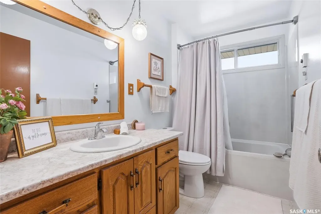 2605 37th Street W Saskatoon SK S7L 4E9