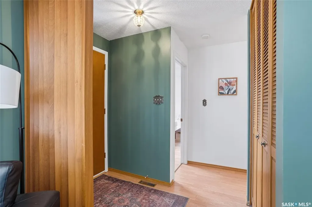 2605 37th Street W Saskatoon SK S7L 4E9