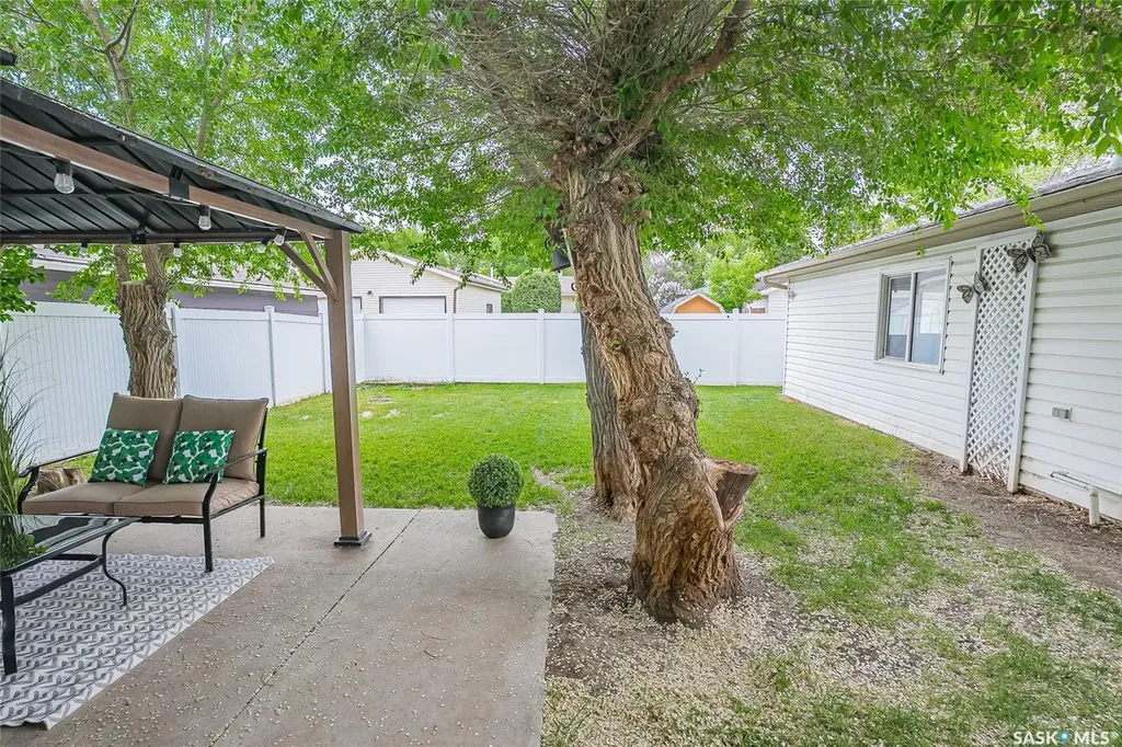 2605 37th Street W Saskatoon SK S7L 4E9
