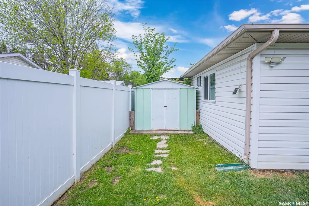 2605 37th Street W Saskatoon SK S7L 4E9