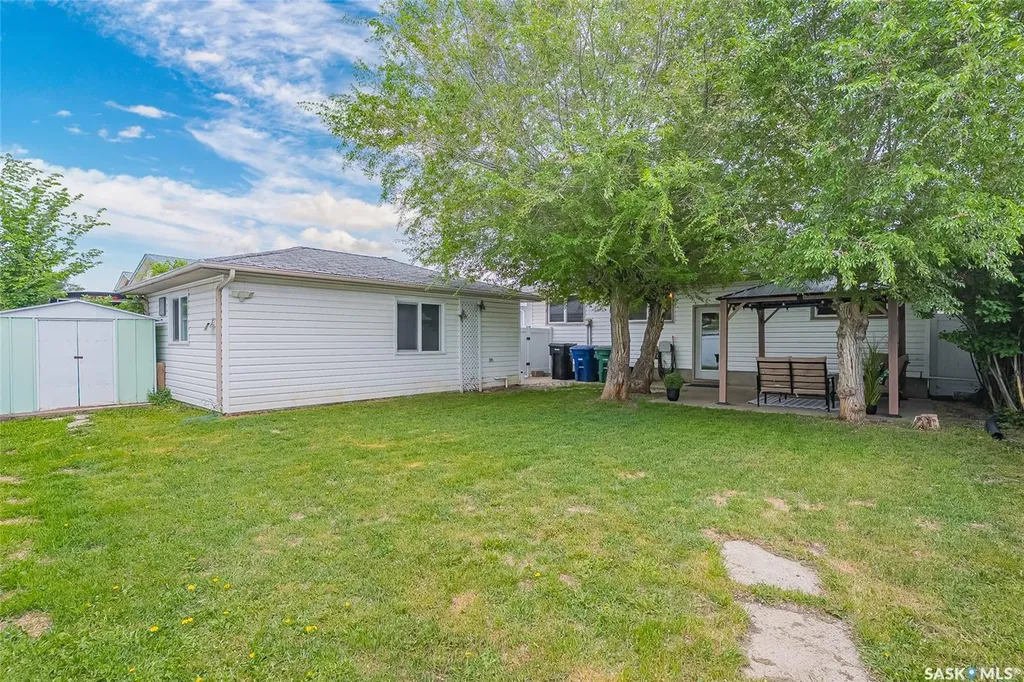 2605 37th Street W Saskatoon SK S7L 4E9