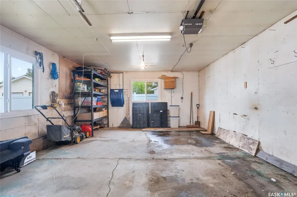 2605 37th Street W Saskatoon SK S7L 4E9