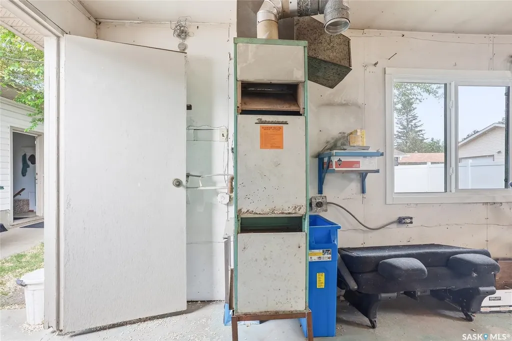 2605 37th Street W Saskatoon SK S7L 4E9