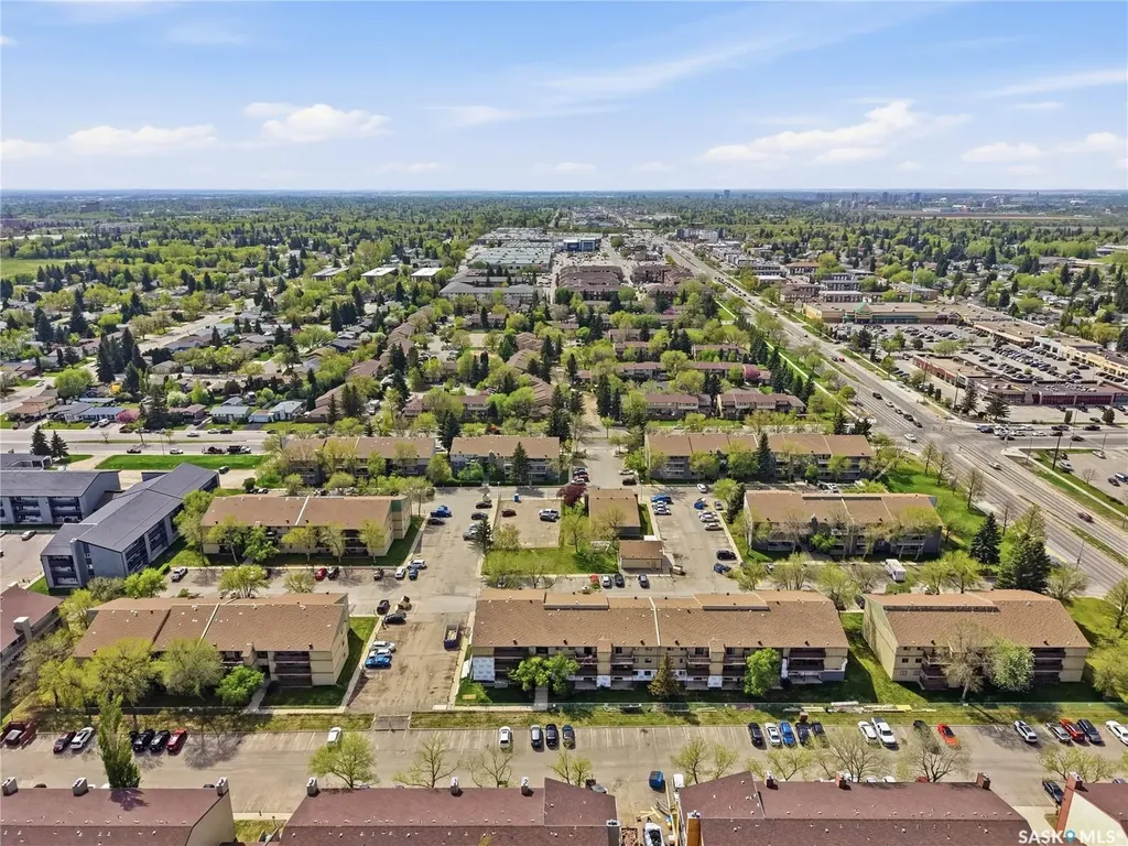 1121 Mckercher Drive Saskatoon SK S7H 5B8
