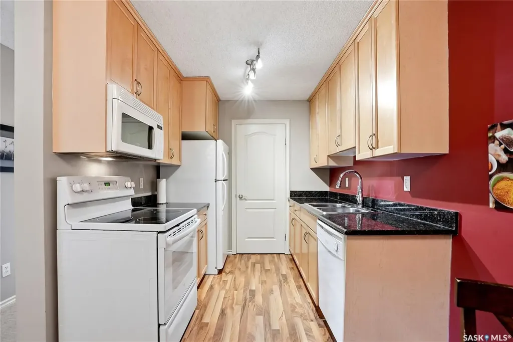 1121 Mckercher Drive Saskatoon SK S7H 5B8