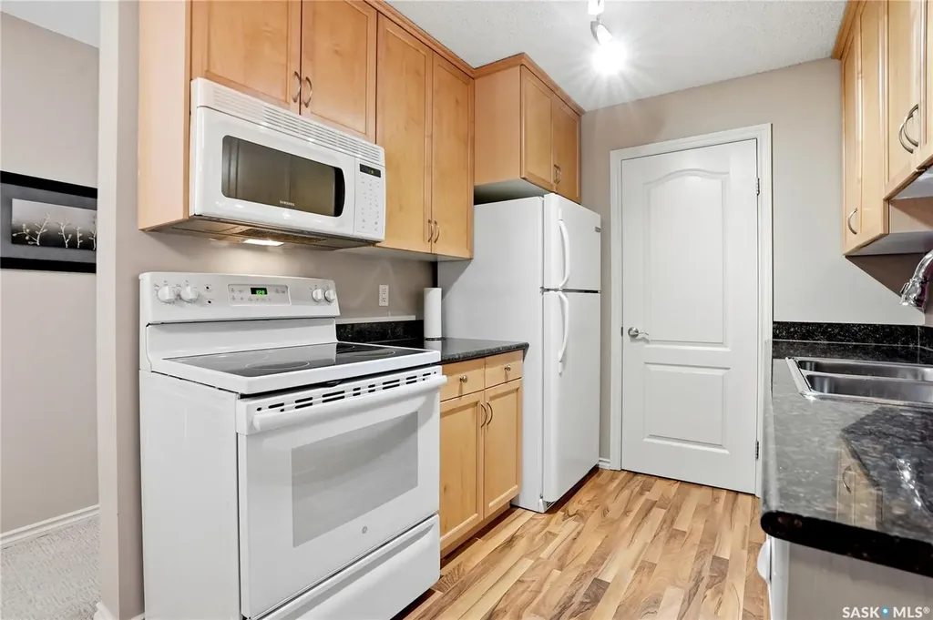 1121 Mckercher Drive Saskatoon SK S7H 5B8