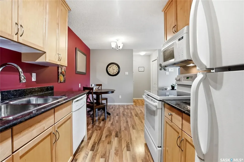 1121 Mckercher Drive Saskatoon SK S7H 5B8