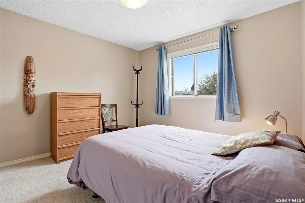 1121 Mckercher Drive Saskatoon SK S7H 5B8