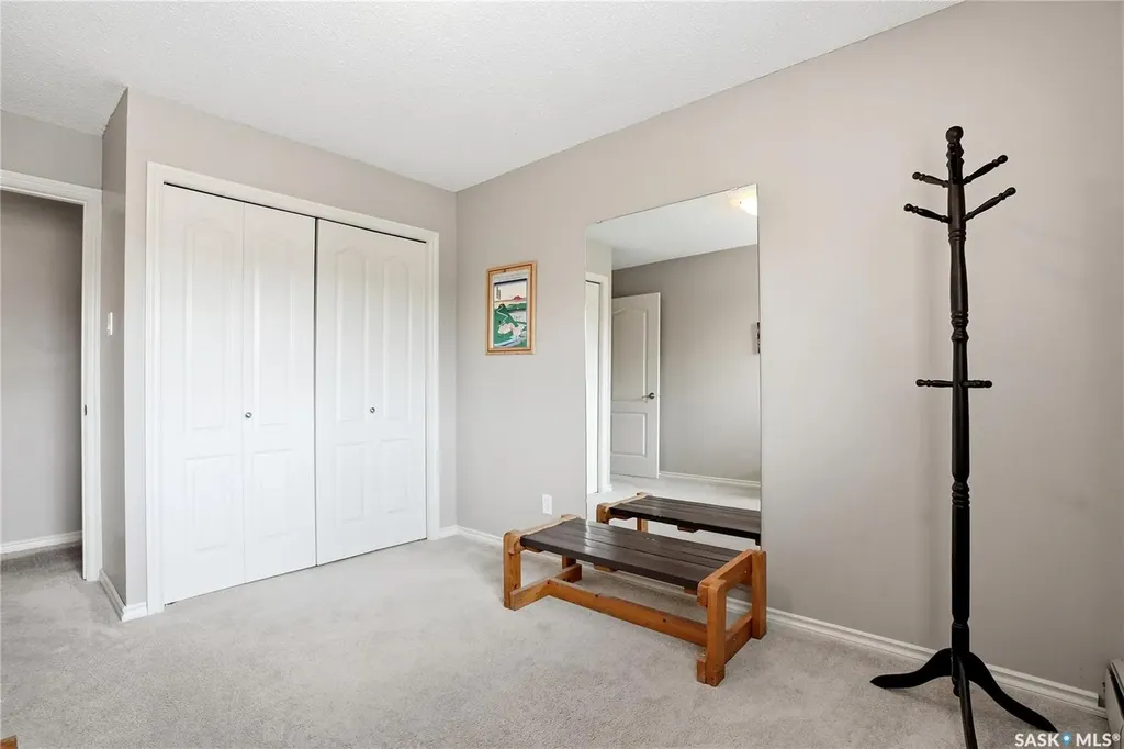 1121 Mckercher Drive Saskatoon SK S7H 5B8