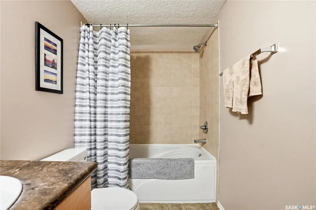 1121 Mckercher Drive Saskatoon SK S7H 5B8