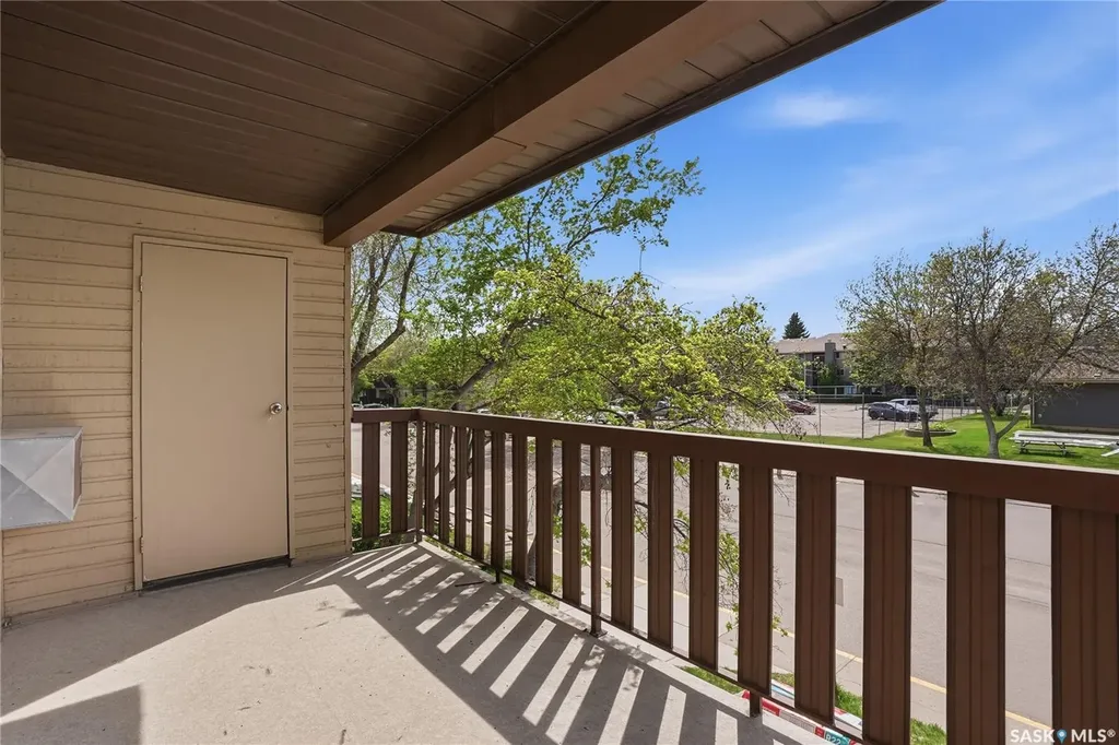 1121 Mckercher Drive Saskatoon SK S7H 5B8