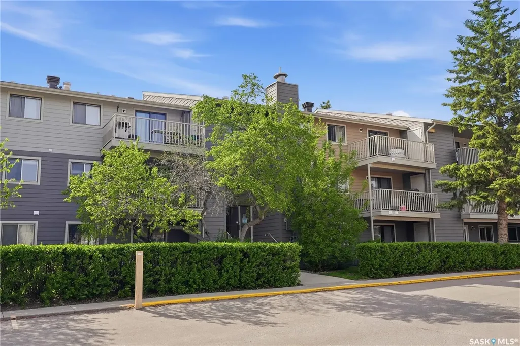 1121 Mckercher Drive Saskatoon SK S7H 5B8