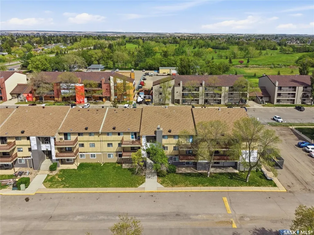 1121 Mckercher Drive Saskatoon SK S7H 5B8