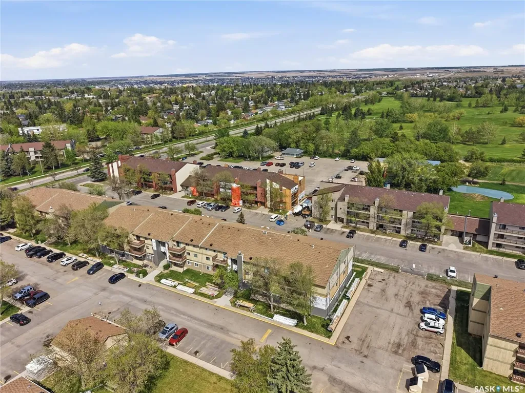 1121 Mckercher Drive Saskatoon SK S7H 5B8