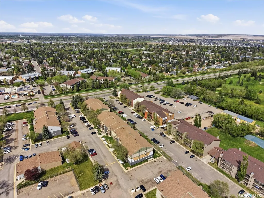 1121 Mckercher Drive Saskatoon SK S7H 5B8