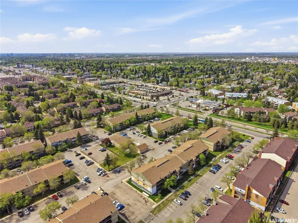 1121 Mckercher Drive Saskatoon SK S7H 5B8
