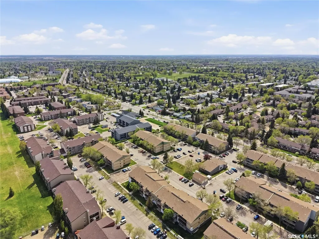 1121 Mckercher Drive Saskatoon SK S7H 5B8