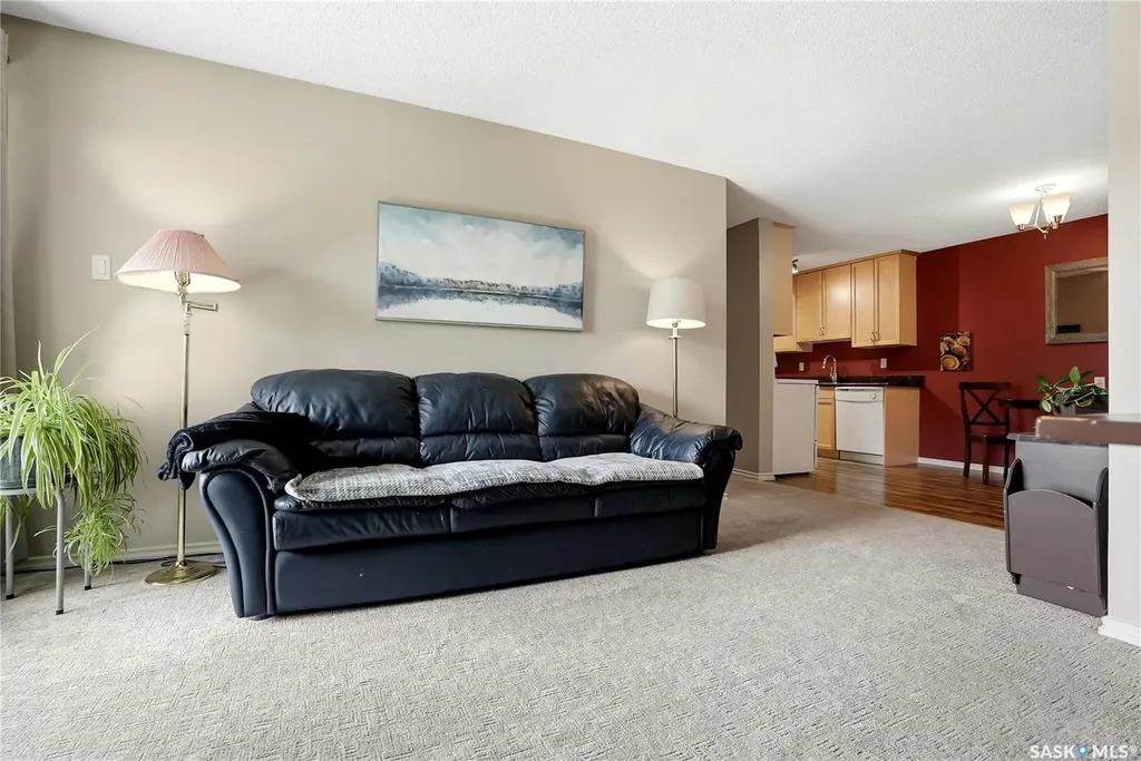 1121 Mckercher Drive Saskatoon SK S7H 5B8