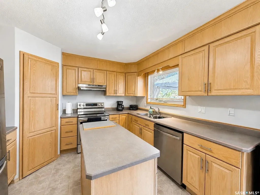 761 3rd Street E Prince Albert SK S6V 0H7