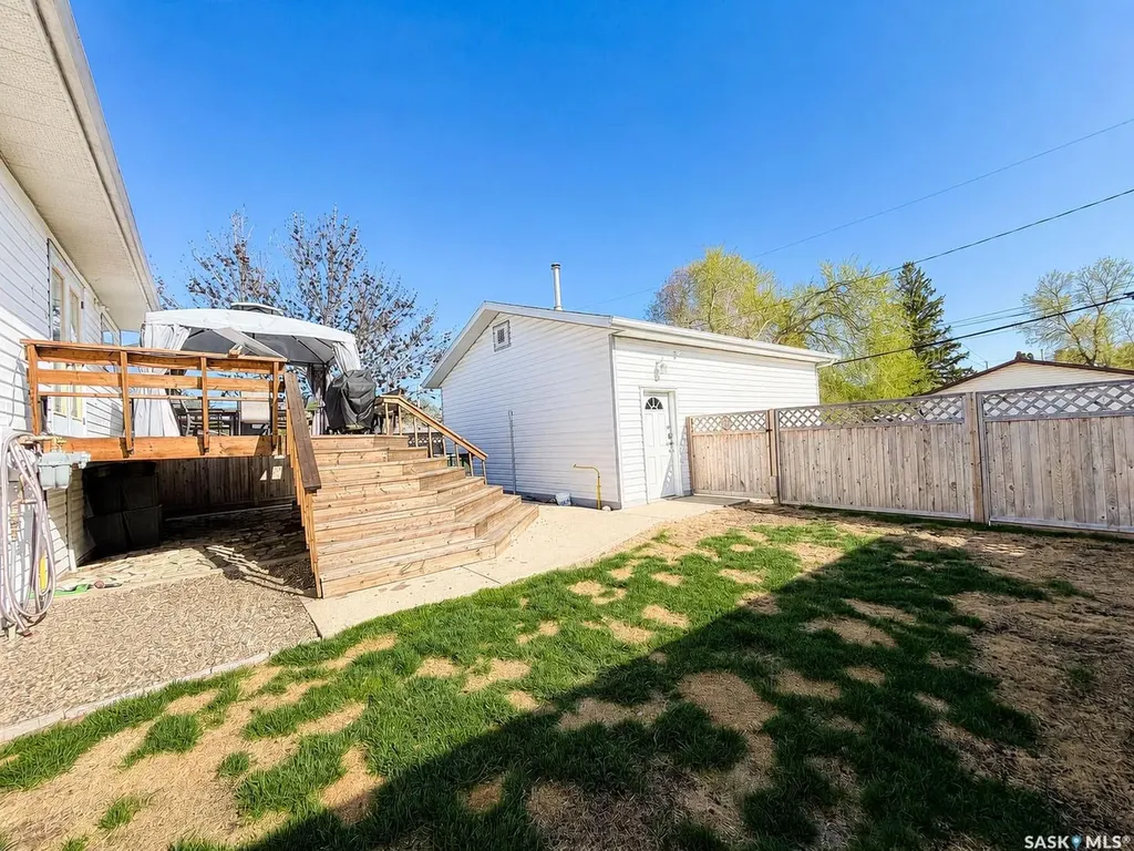 761 3rd Street E Prince Albert SK S6V 0H7