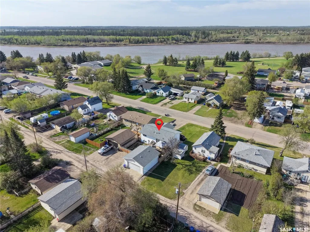761 3rd Street E Prince Albert SK S6V 0H7