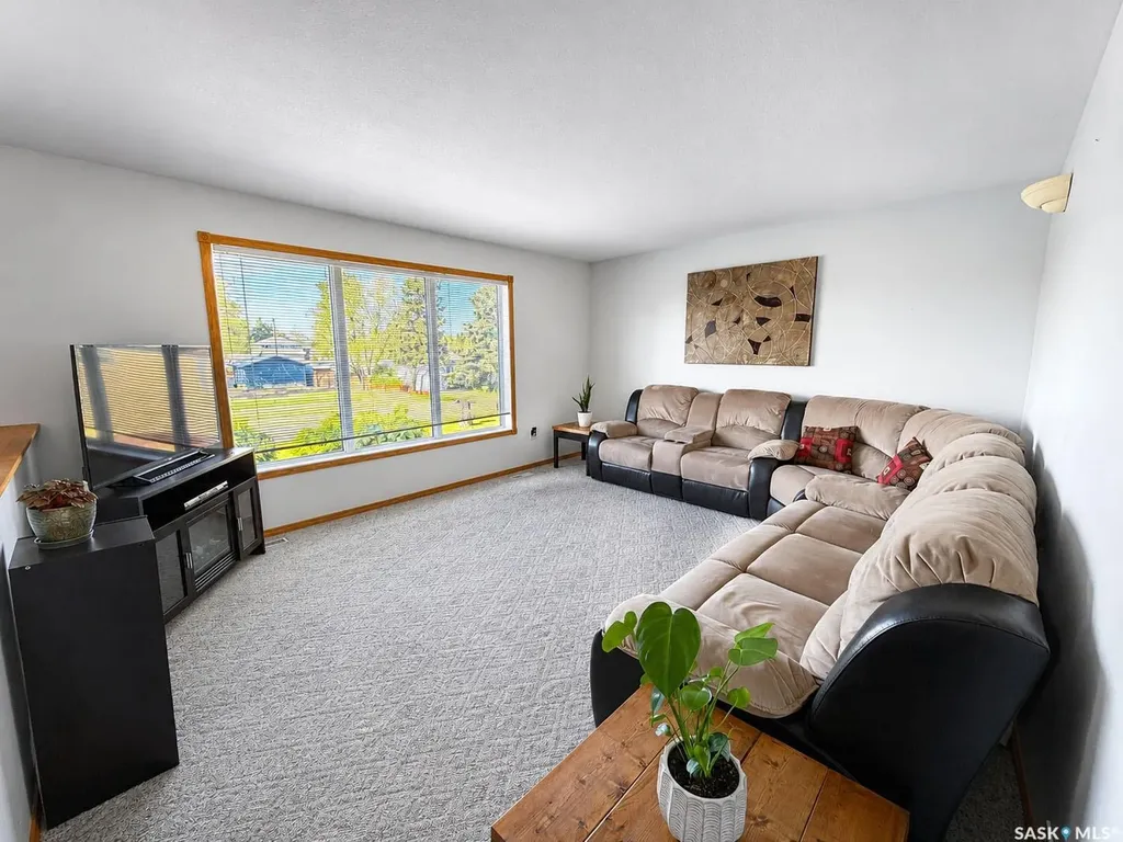 761 3rd Street E Prince Albert SK S6V 0H7