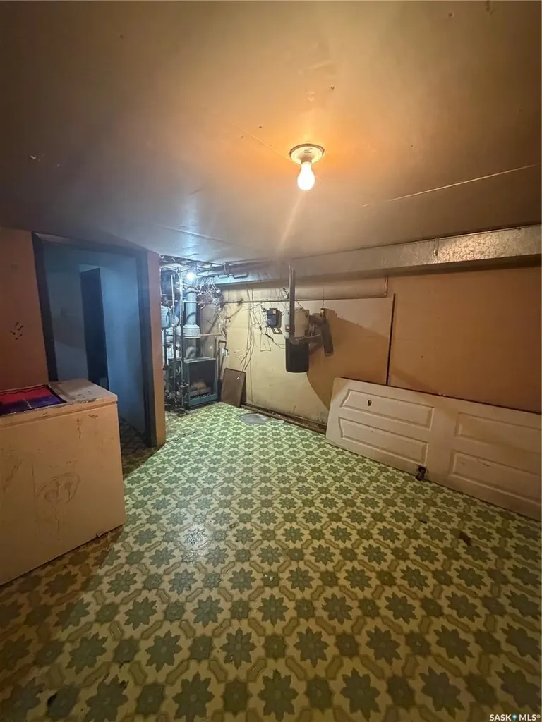 318 25th Street E Prince Albert SK S6V 1T1
