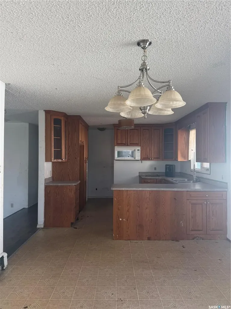 318 25th Street E Prince Albert SK S6V 1T1
