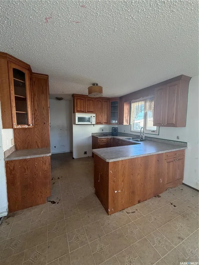 318 25th Street E Prince Albert SK S6V 1T1